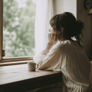 どうせわかってもらえない」と感じる人へ｜本音を閉じ込めてしまう理由と自分に戻る方法